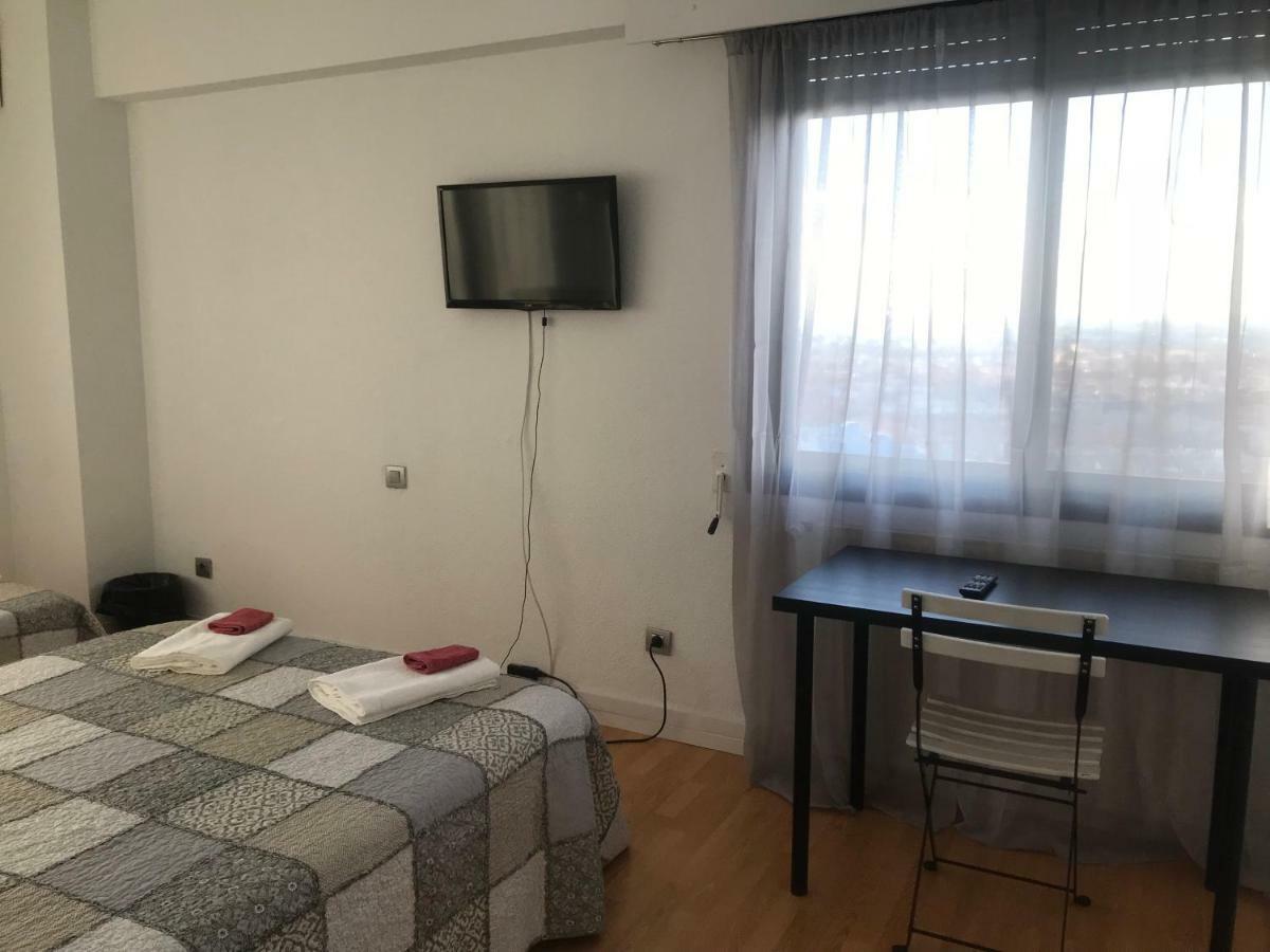 Nirvana Otel Madrid Dış mekan fotoğraf